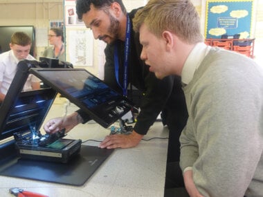 Quickline inspires future engineers at North Lincolnshire school with hands-on STEM workshops