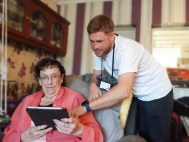 Broadband engineers trained to better support older residents in new Age UK partnership