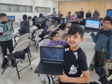 Quickline Funding Helps Bradford Families Build Digital Confidence